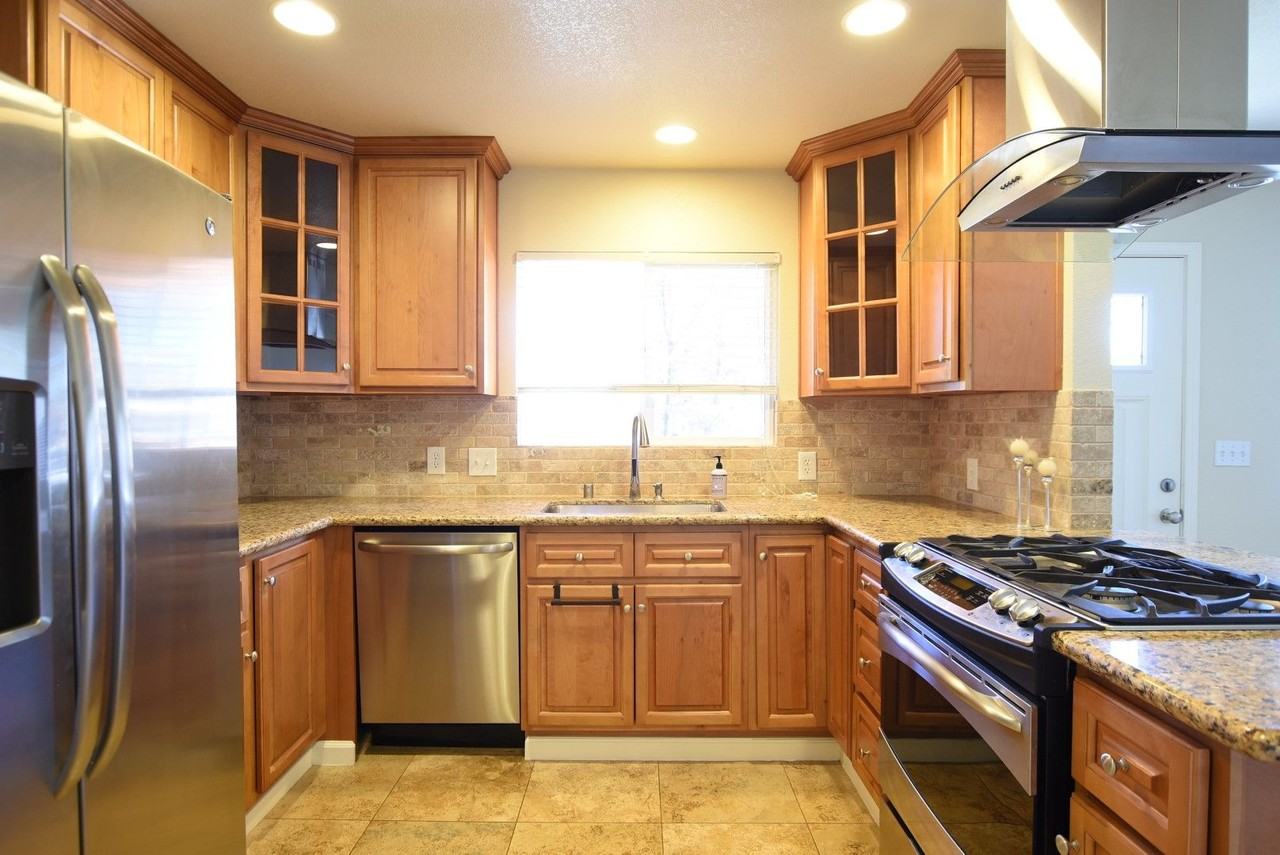 2422 Painted Rock Dr - Photo 3 of 14