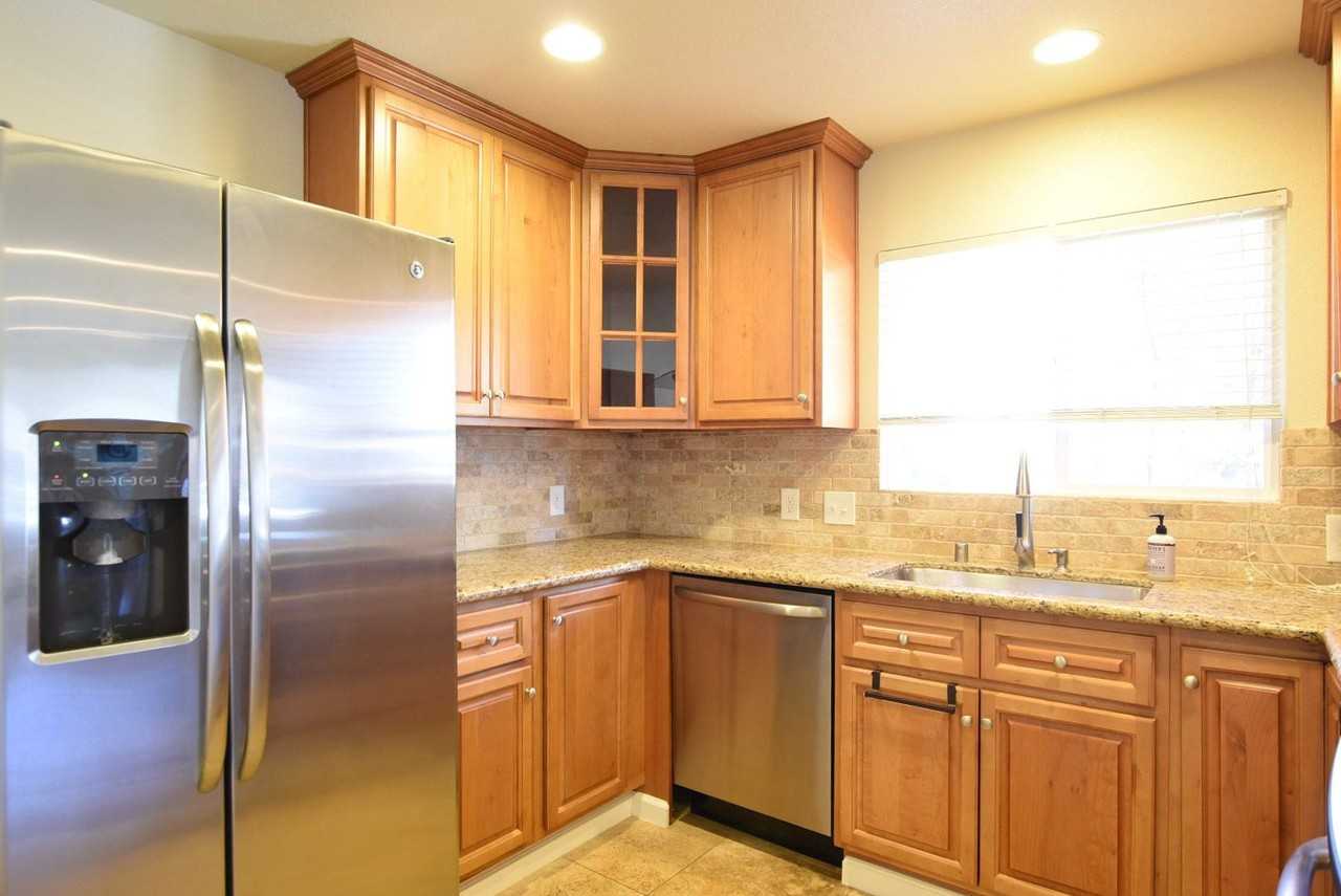 2422 Painted Rock Dr - Photo 4 of 14