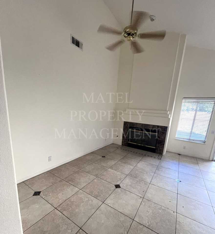 3904 Breda Ct - Photo 6 of 20