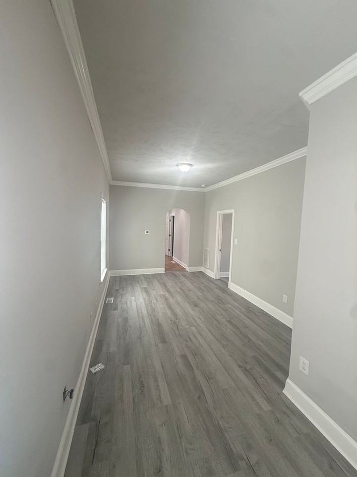 211 E 13th St - Photo 3 of 23