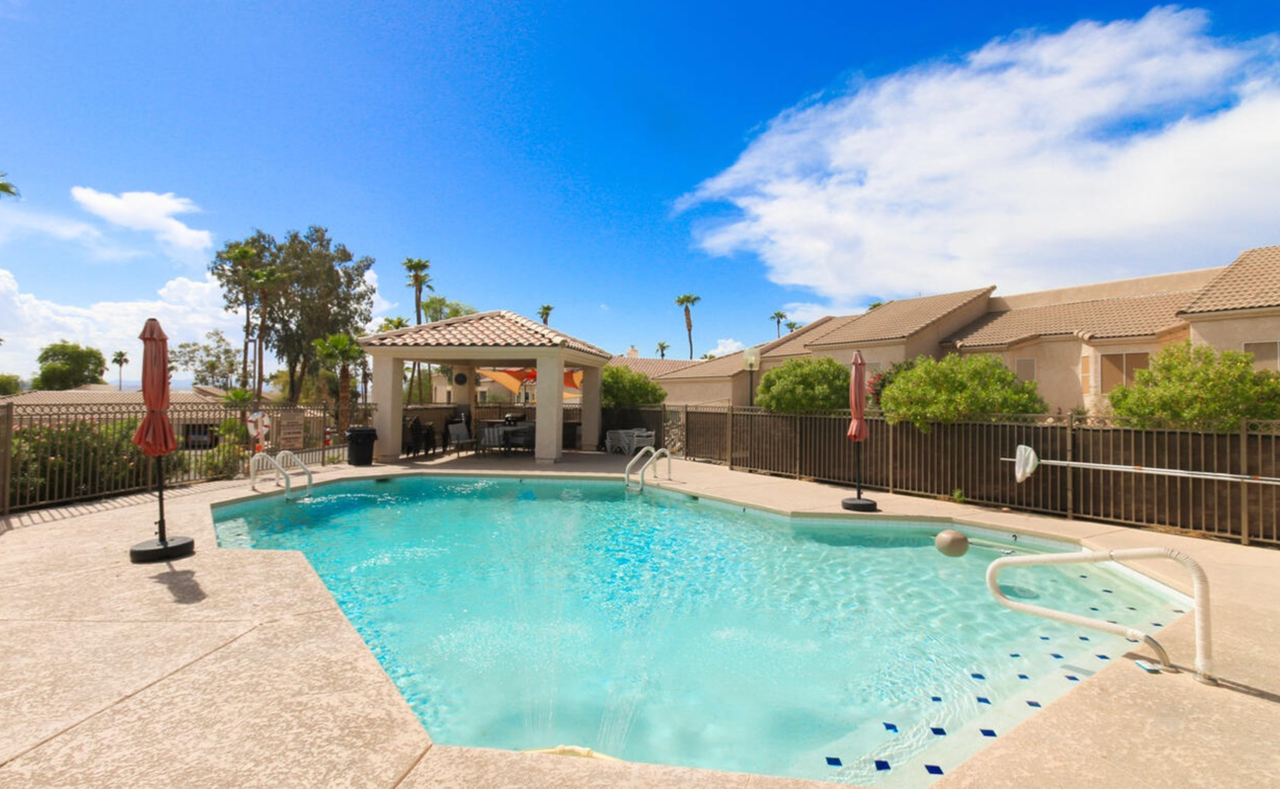 470 Acoma Blvd S - Photo 3 of 22