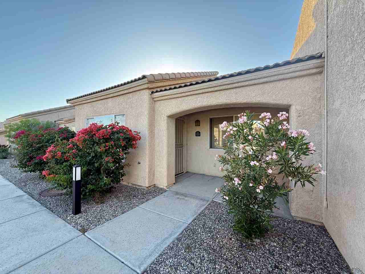 470 Acoma Blvd S - Photo 4 of 22