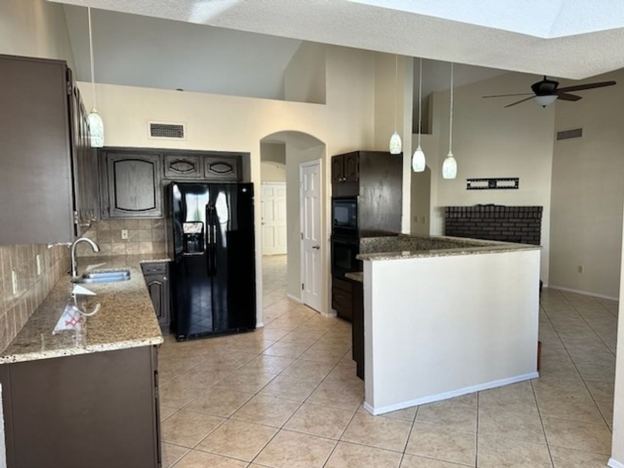4106 E Ashurst Dr - Photo 4 of 21