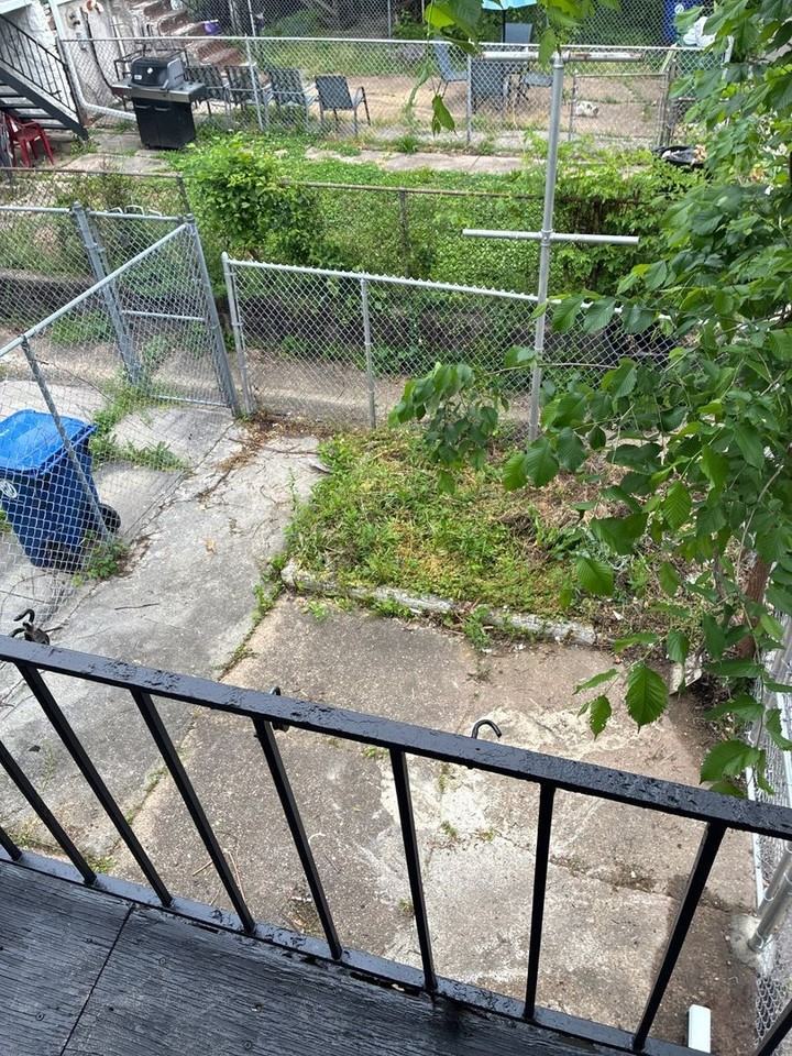 1513 N Ellamont St - Photo 2 of 27