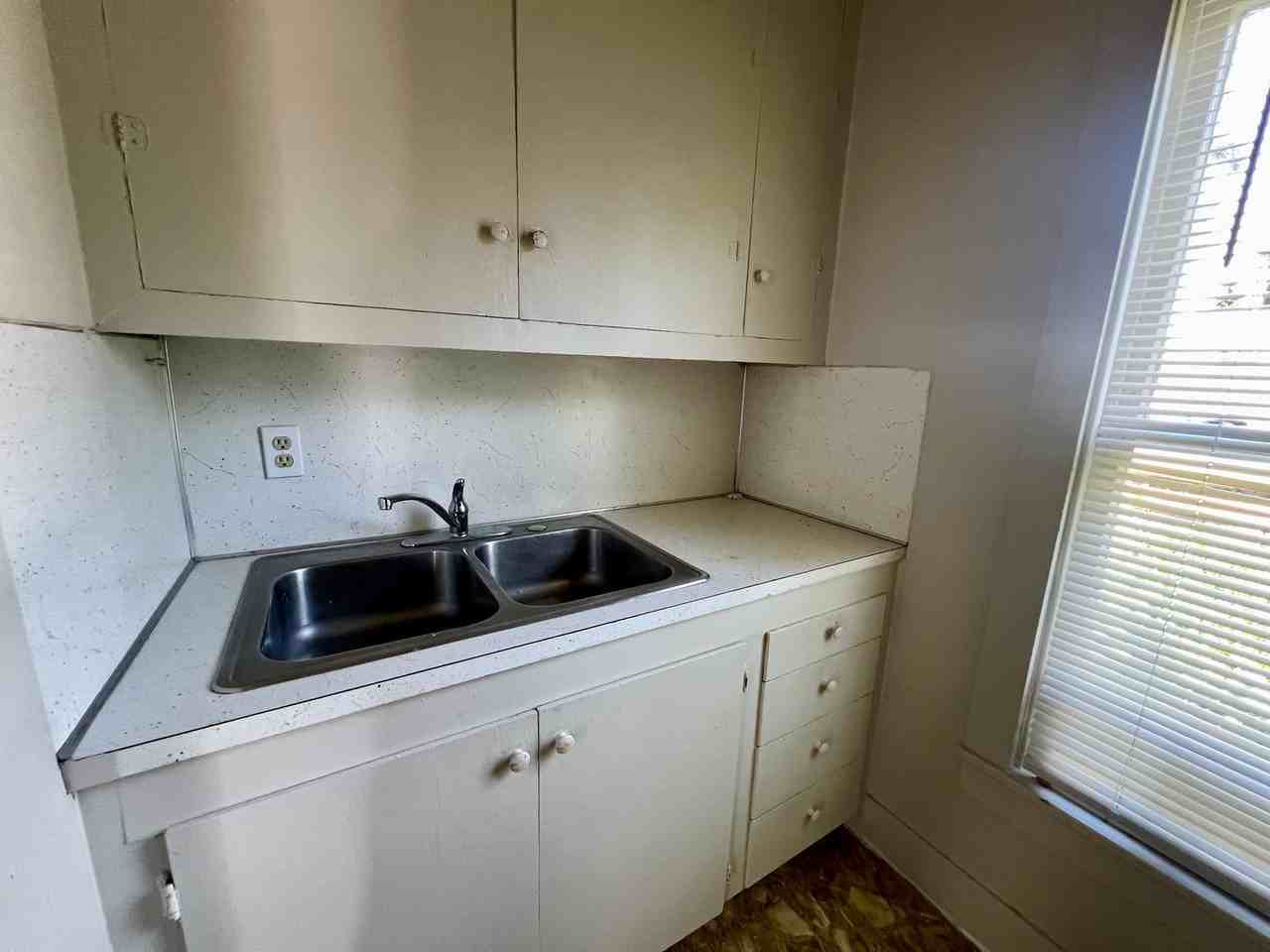 2759 Stanton Ave - Photo 6 of 11