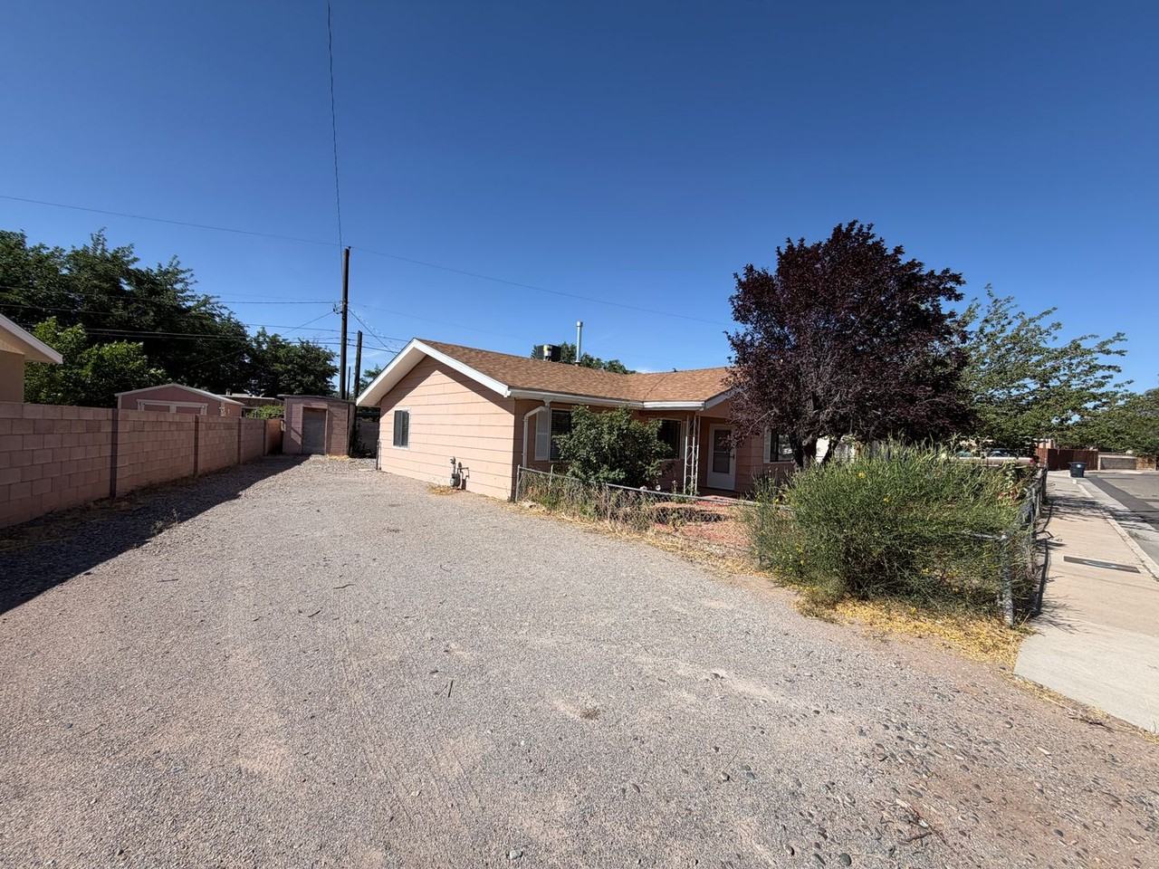1312 Cordova Ave Nw - Photo 2 of 27