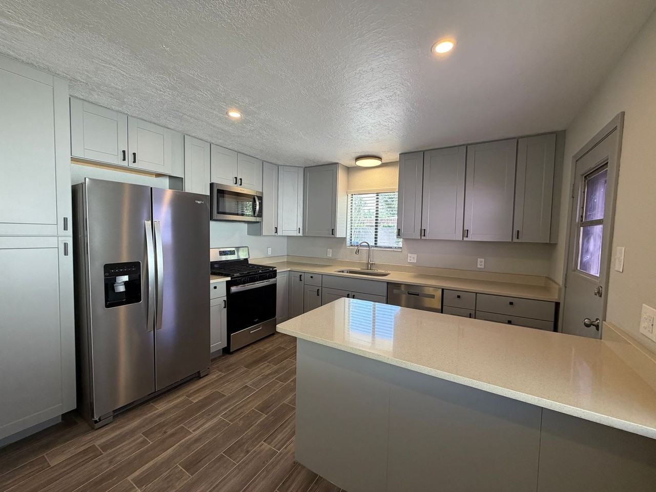 1312 Cordova Ave Nw - Photo 6 of 27