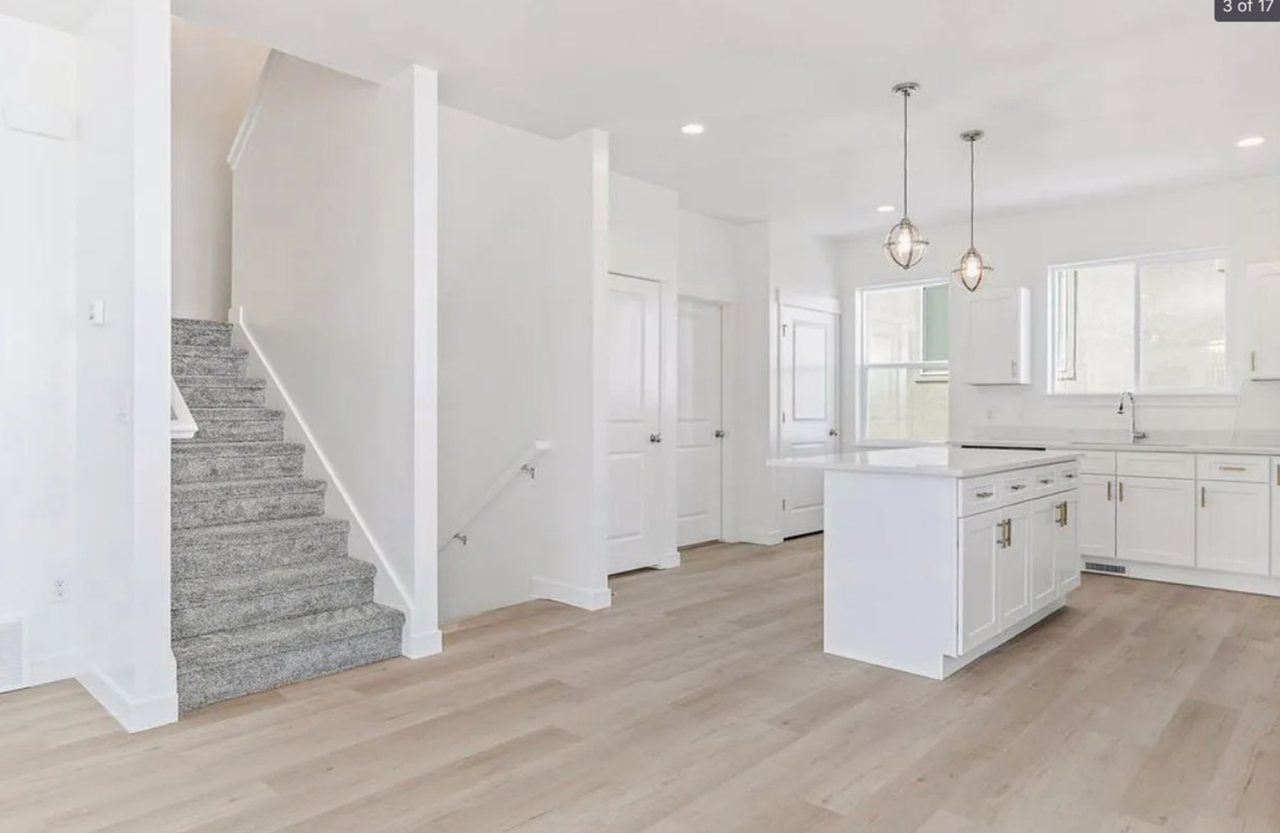 476 S 680 E - Photo 5 of 18