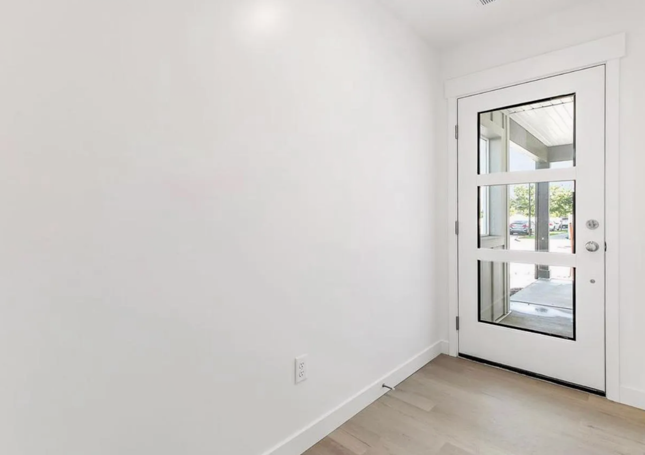 476 S 680 E - Photo 6 of 18