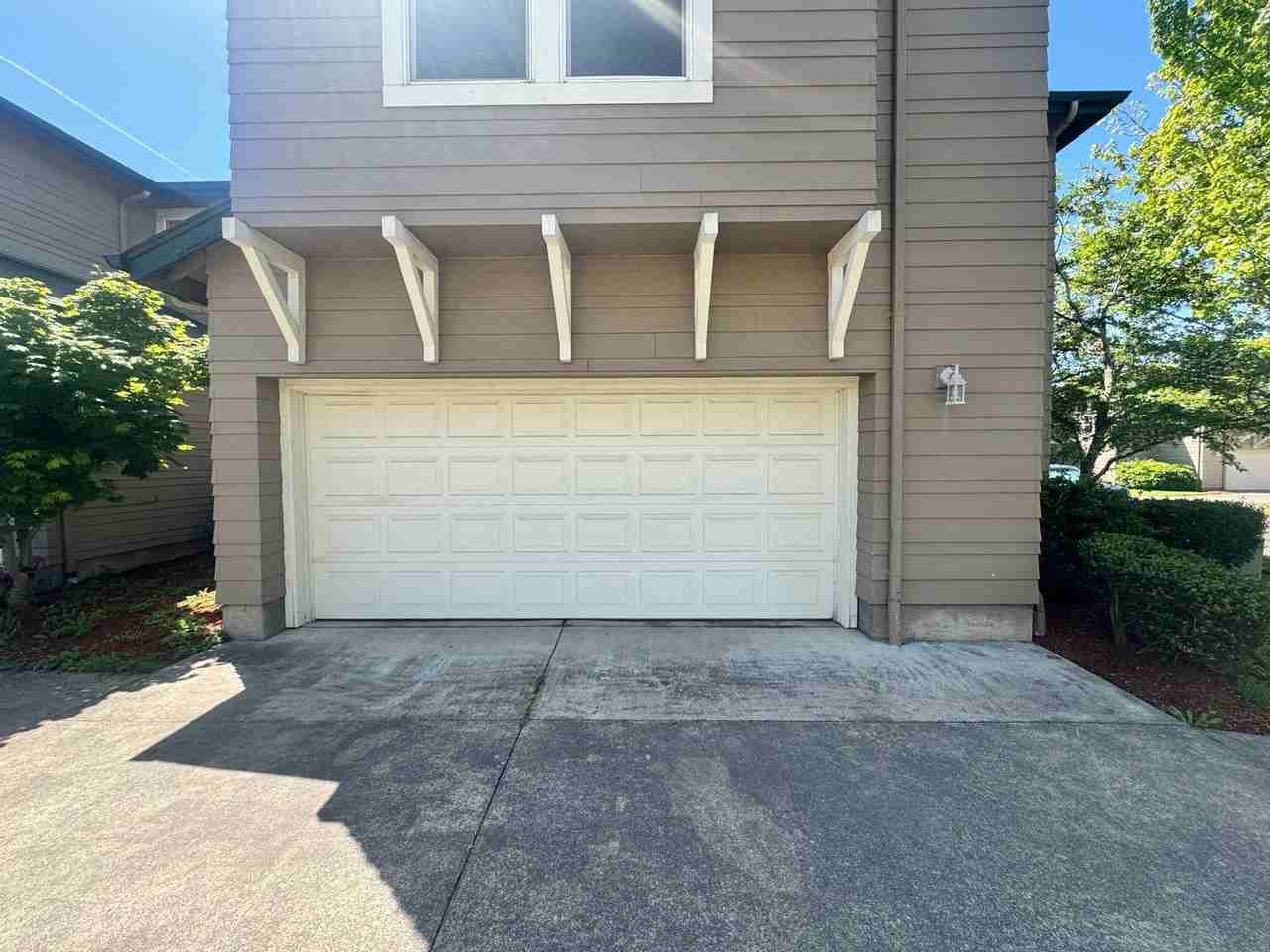 1625 Hamlet Ln - Photo 2 of 16