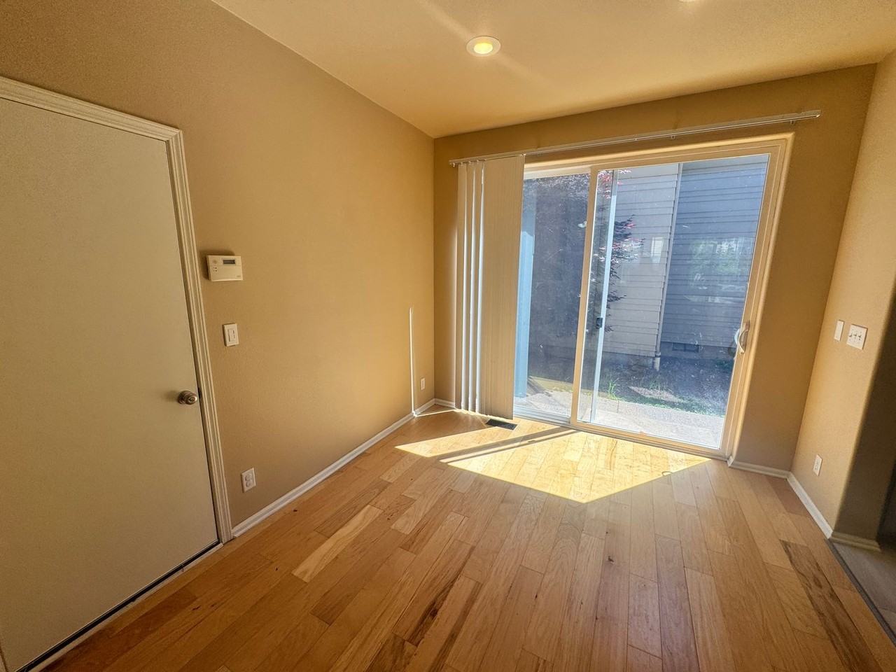 1625 Hamlet Ln - Photo 5 of 16