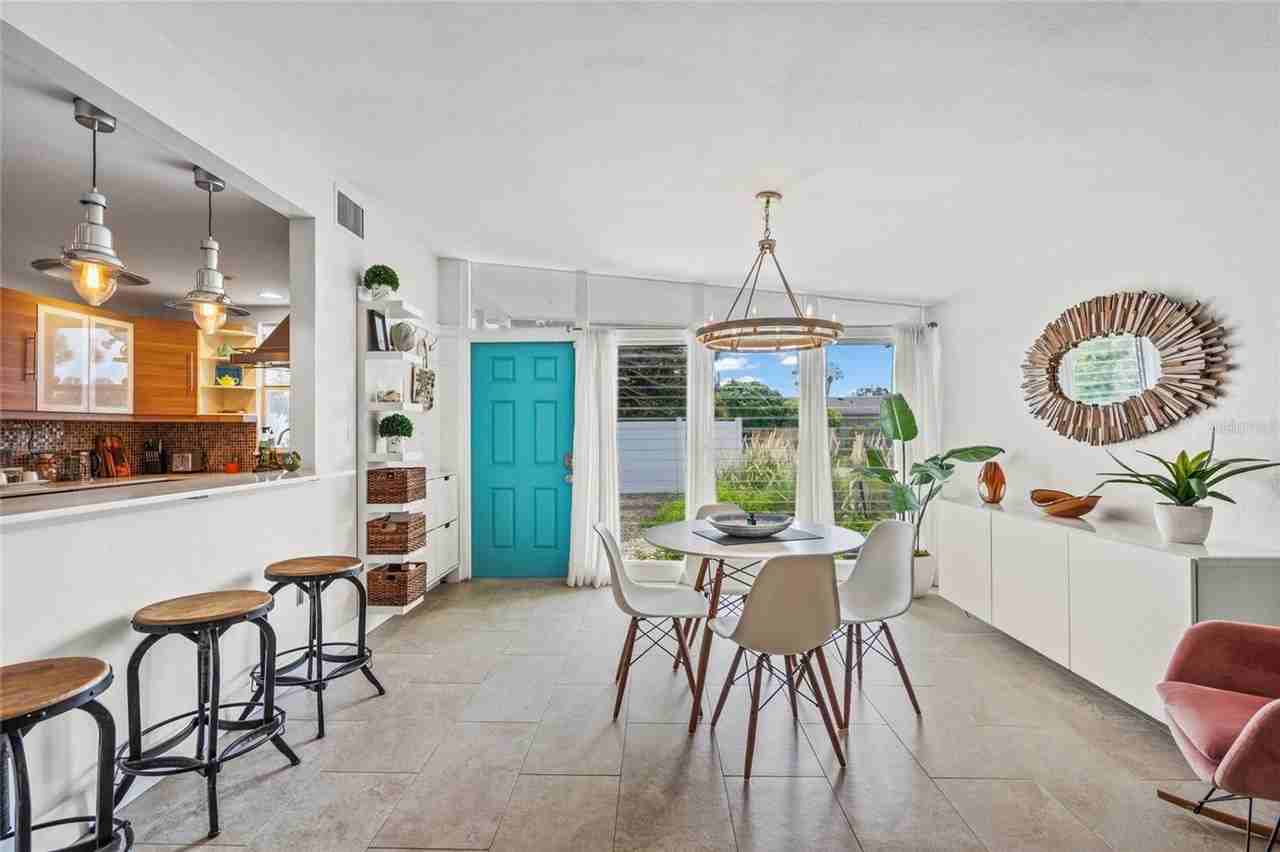 4801 Sarasota Ave - Photo 7 of 34