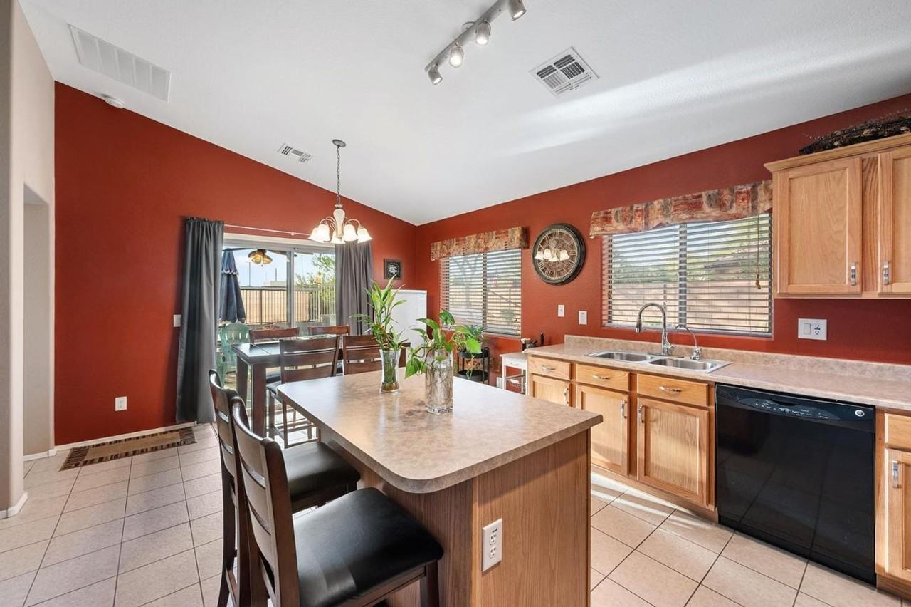 1268 S 238th Ln - Photo 4 of 29