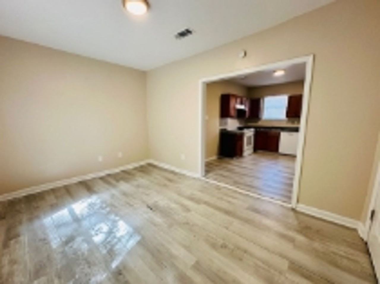 1409 N 35th St - Photo 3 of 8