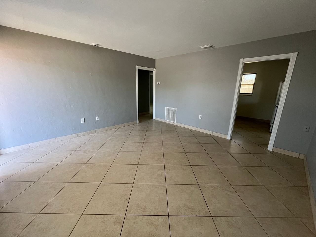 2154 Inner Cass Cir - Photo 3 of 22