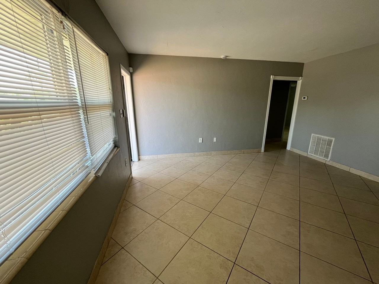 2154 Inner Cass Cir - Photo 6 of 22