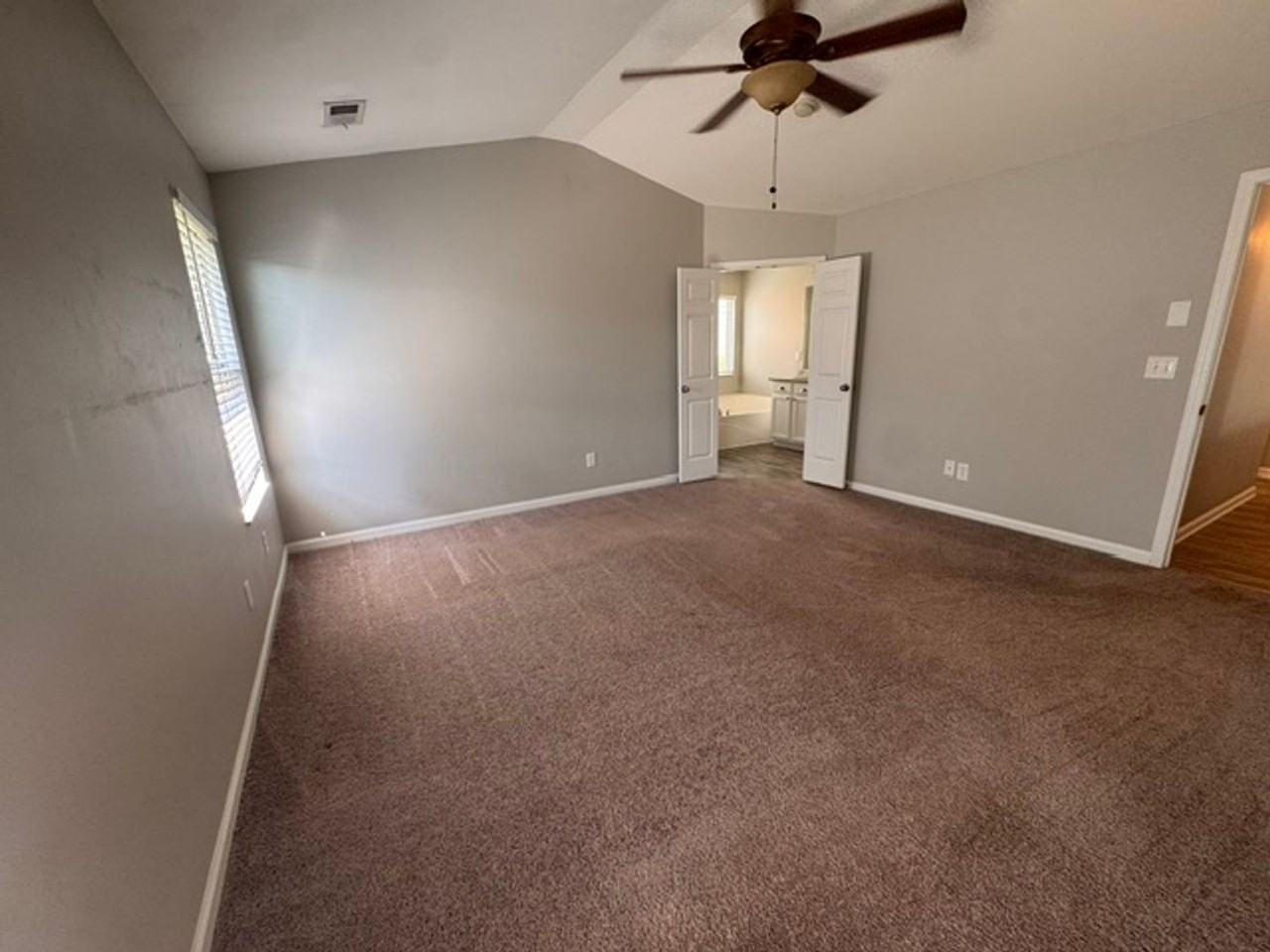 333 Linman Dr - Photo 6 of 14