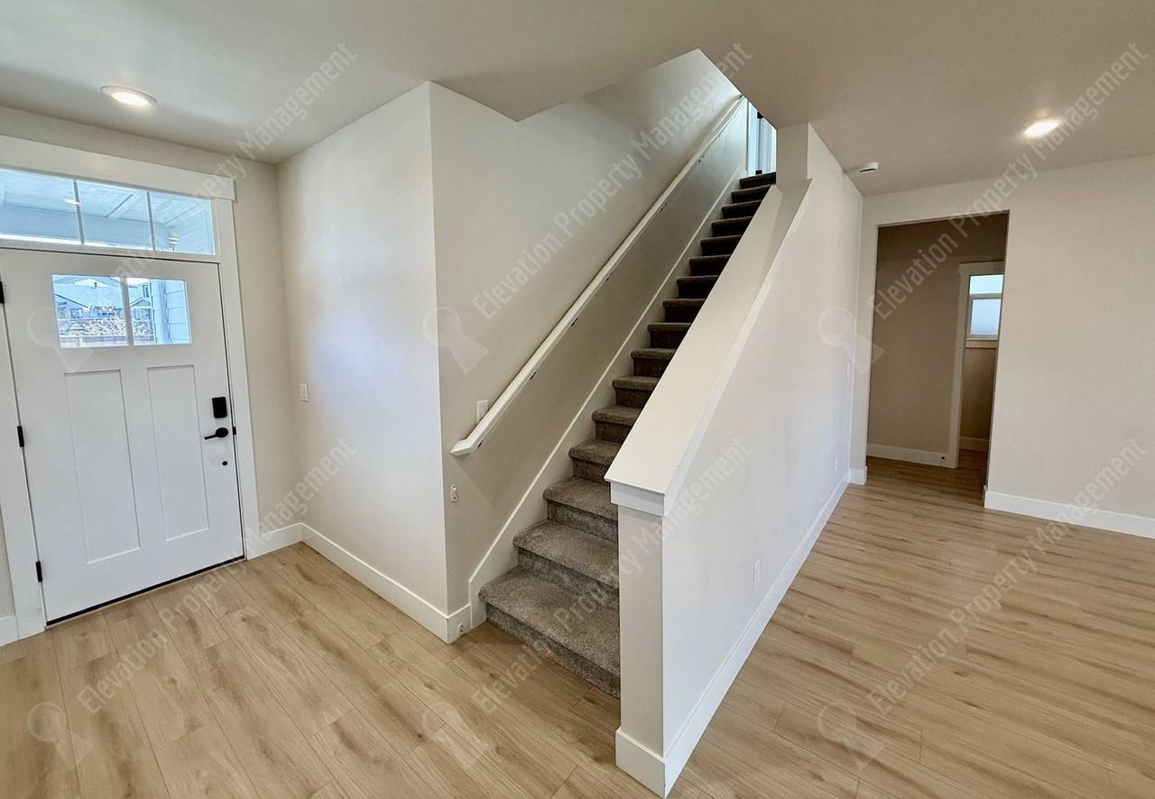 3831 Ne Tellus Dr - Photo 2 of 18