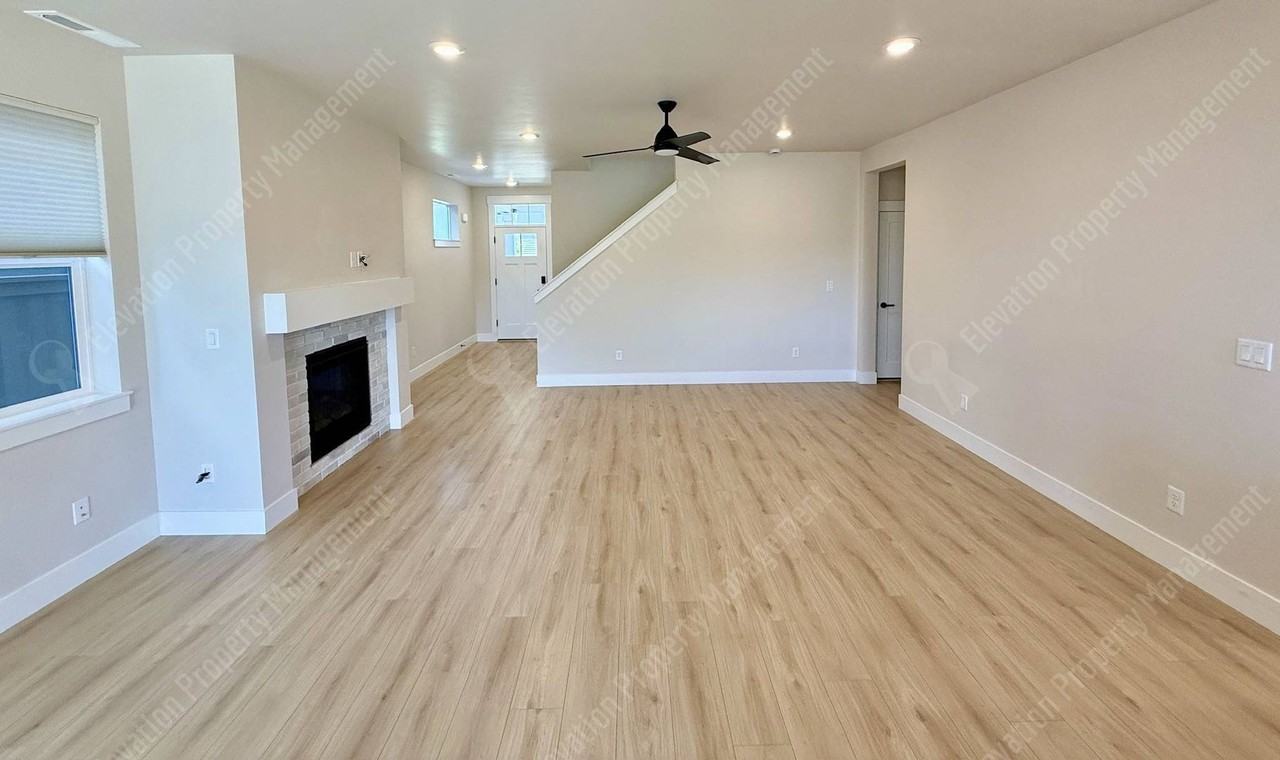 3831 Ne Tellus Dr - Photo 4 of 18