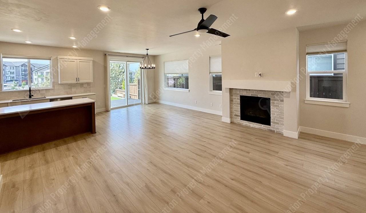 3831 Ne Tellus Dr - Photo 5 of 18