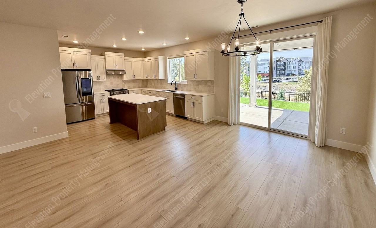 3831 Ne Tellus Dr - Photo 6 of 18