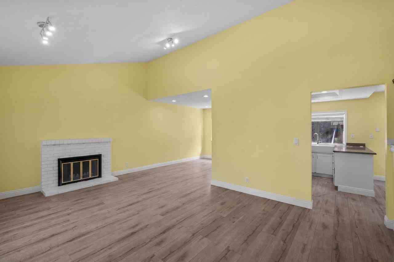 36711 Nichols Ave - Photo 3 of 21
