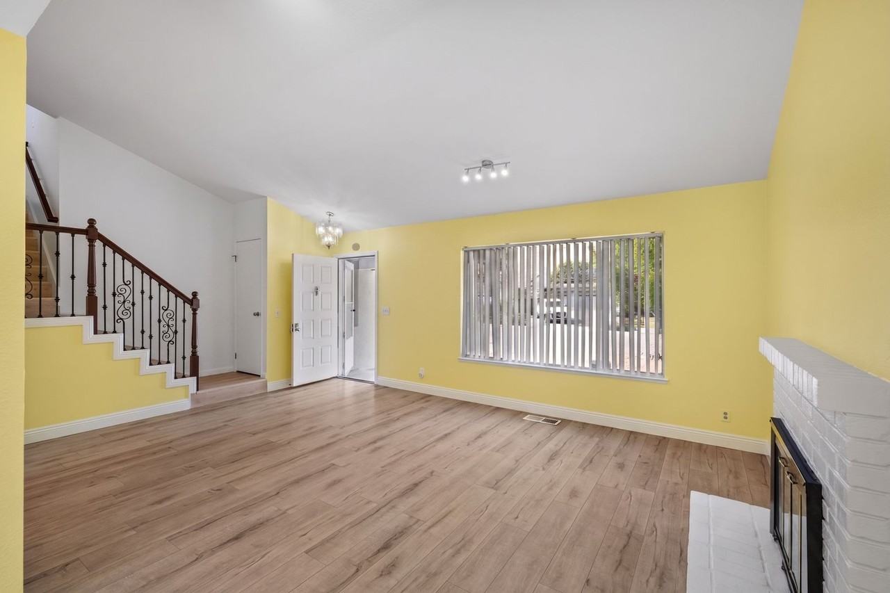 36711 Nichols Ave - Photo 4 of 21