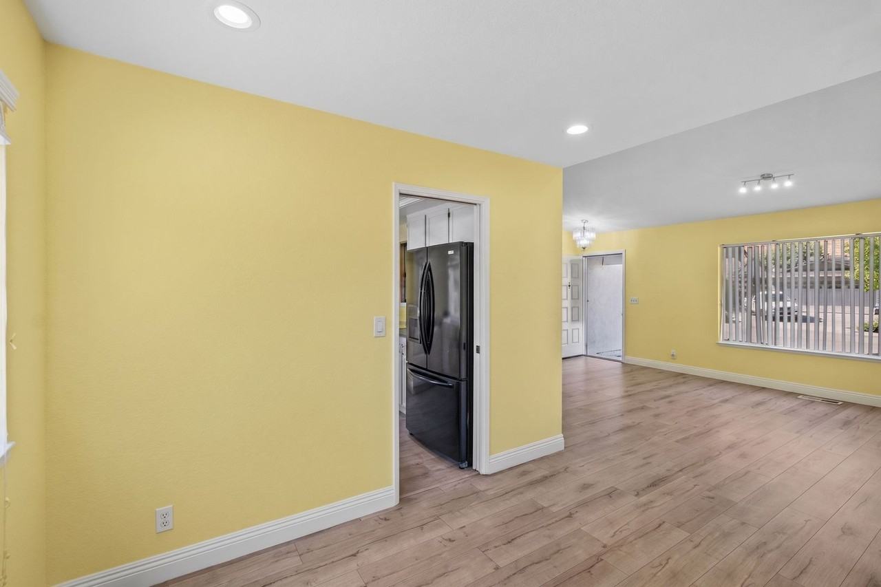 36711 Nichols Ave - Photo 6 of 21