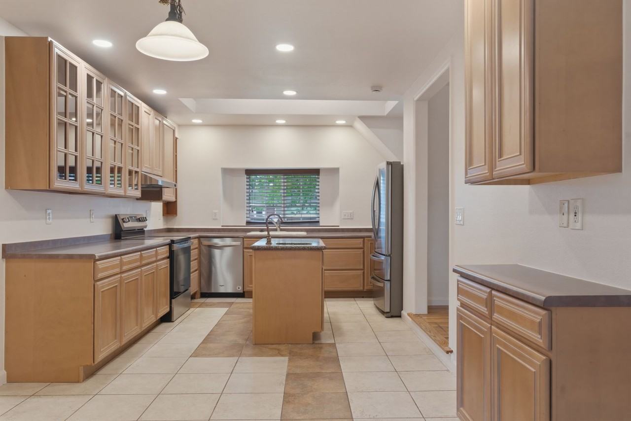 8111 E Briarwood Blvd - Photo 3 of 44