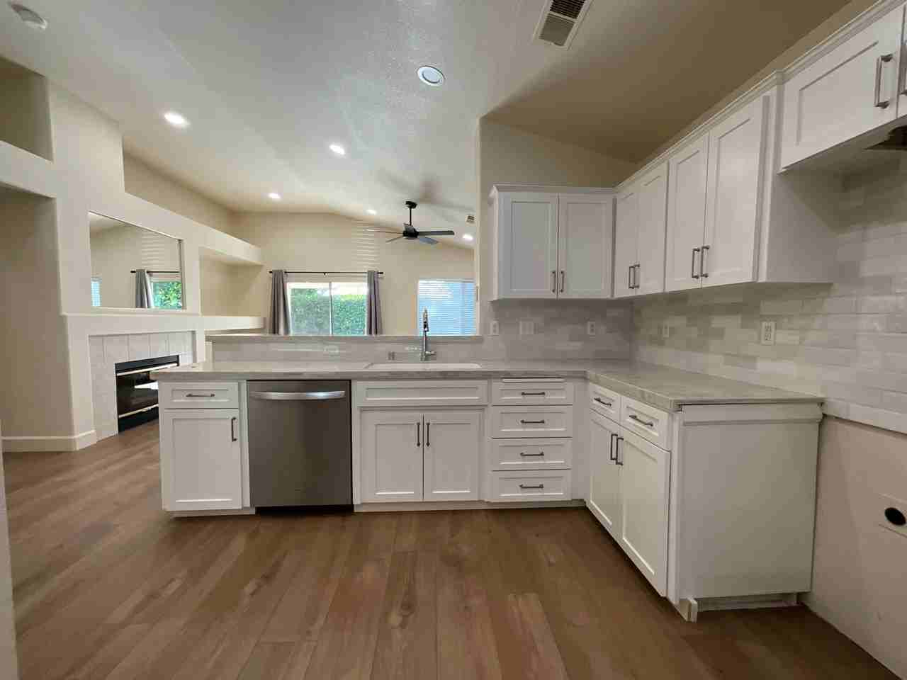 9690 N Shannon Ave - Photo 2 of 22
