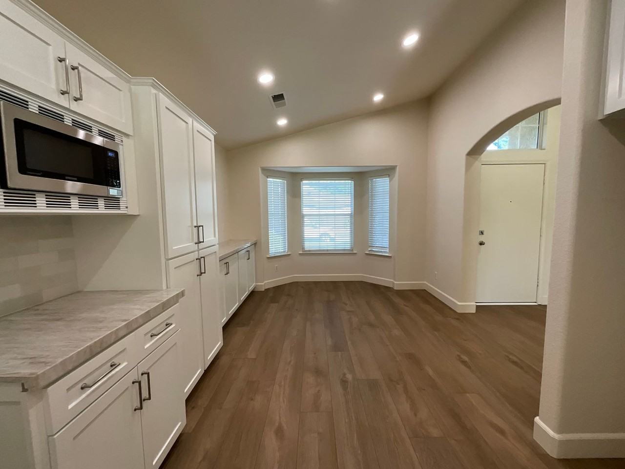9690 N Shannon Ave - Photo 3 of 22