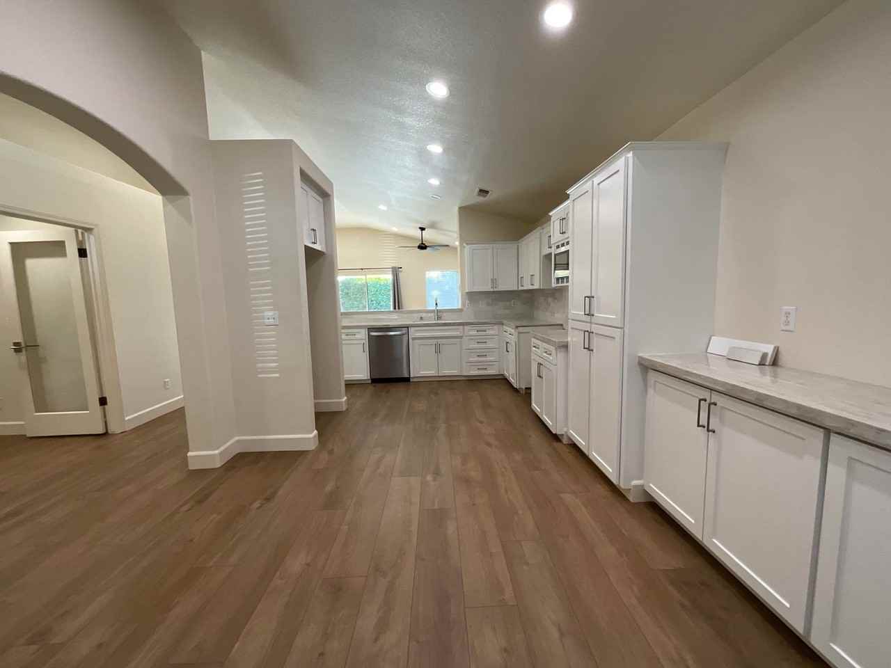 9690 N Shannon Ave - Photo 4 of 22