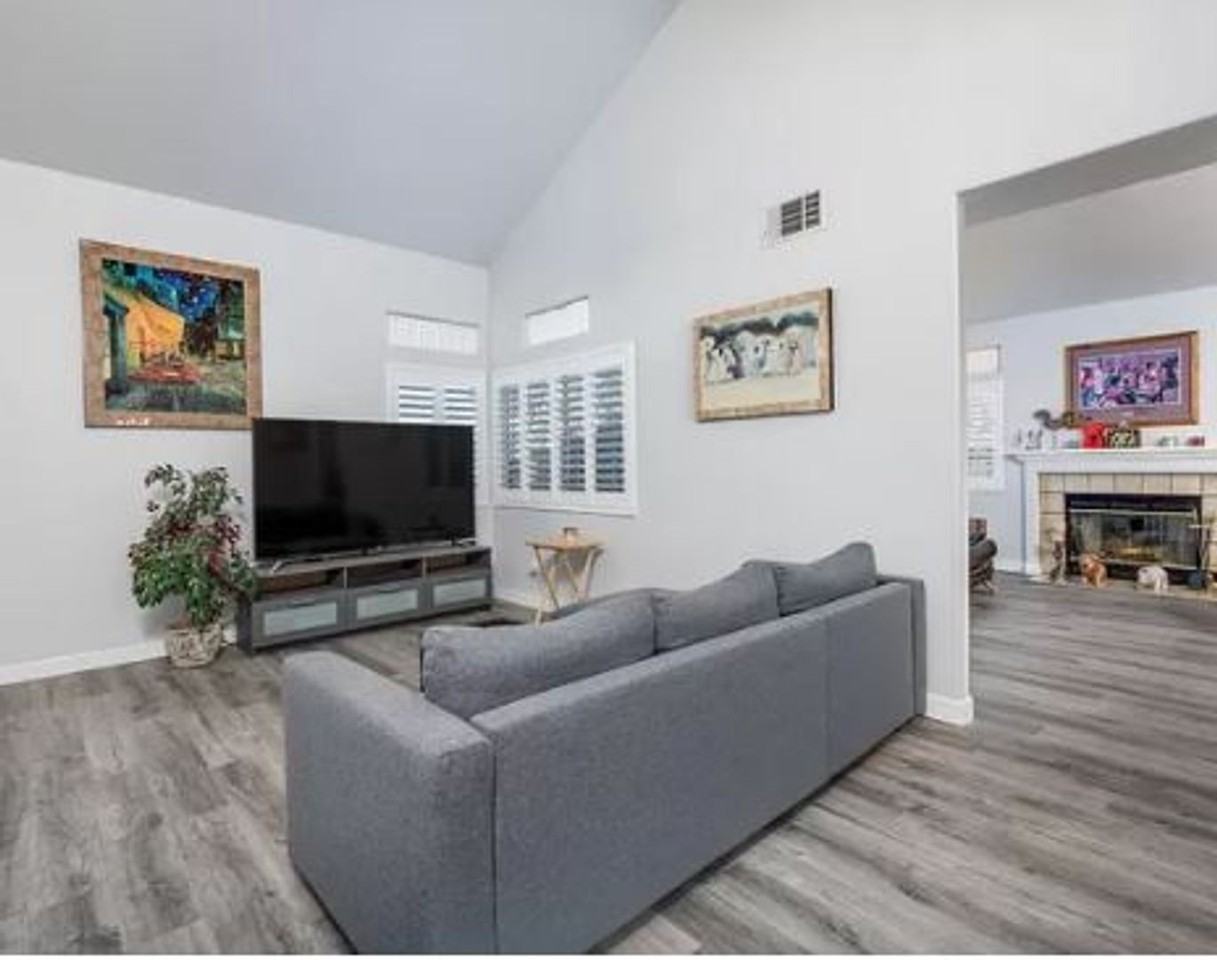 398 Aaron Cir - Photo 2 of 22