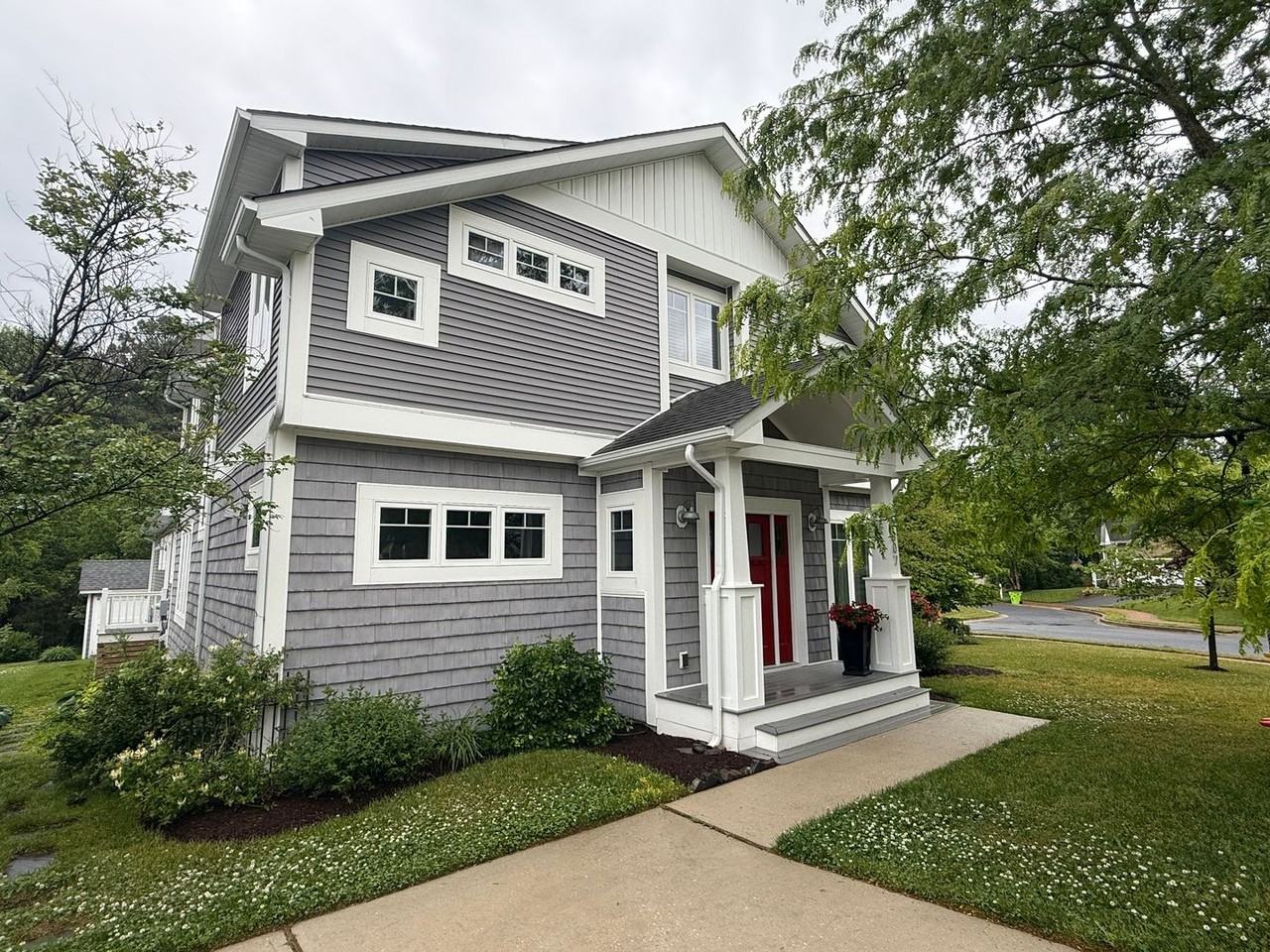 307 Valley Rd - Photo 2 of 22