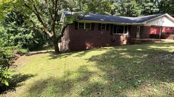 featured image of 27 Summit Dr Se