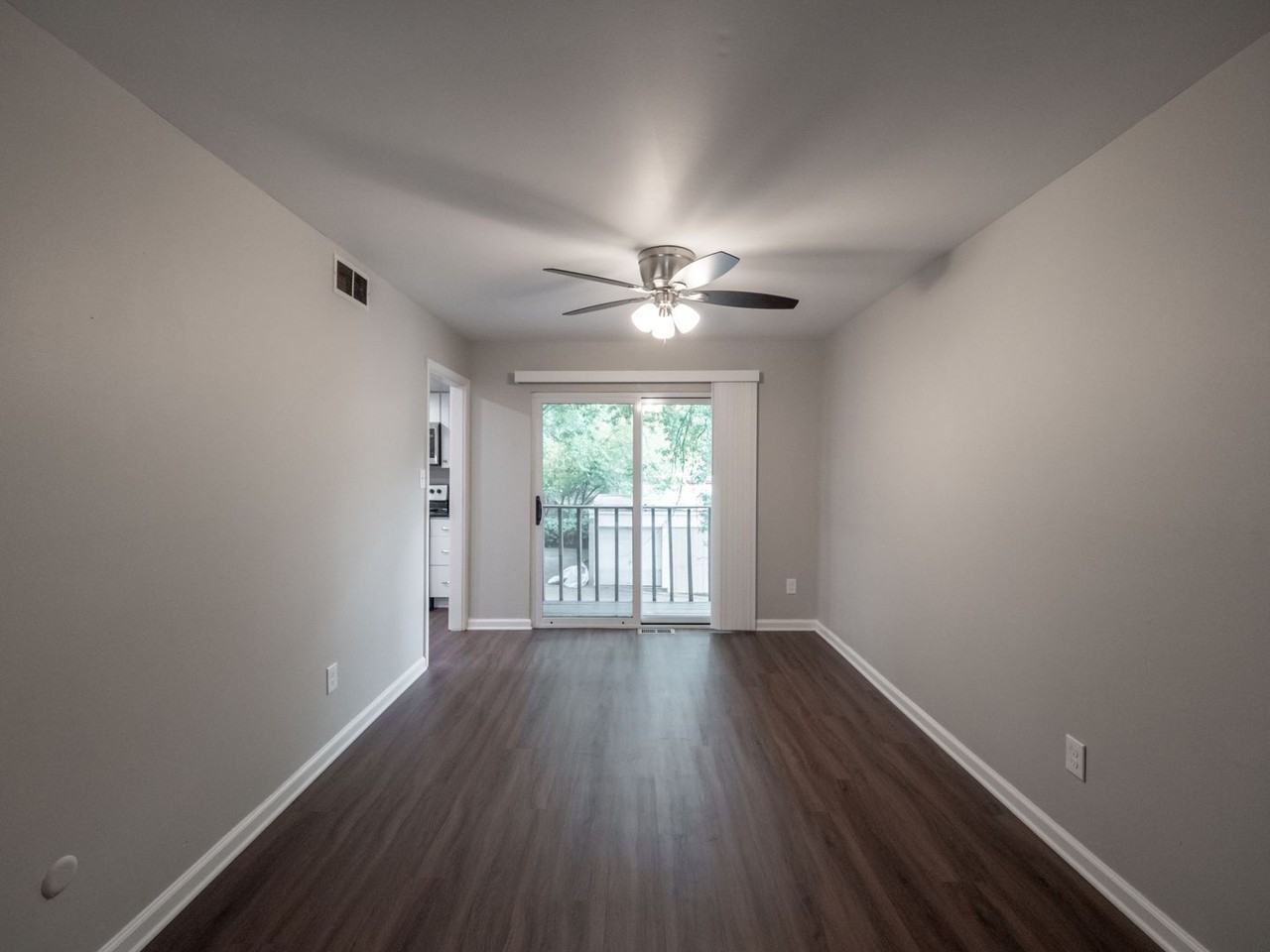 547 S Trenton Ave - Photo 5 of 19