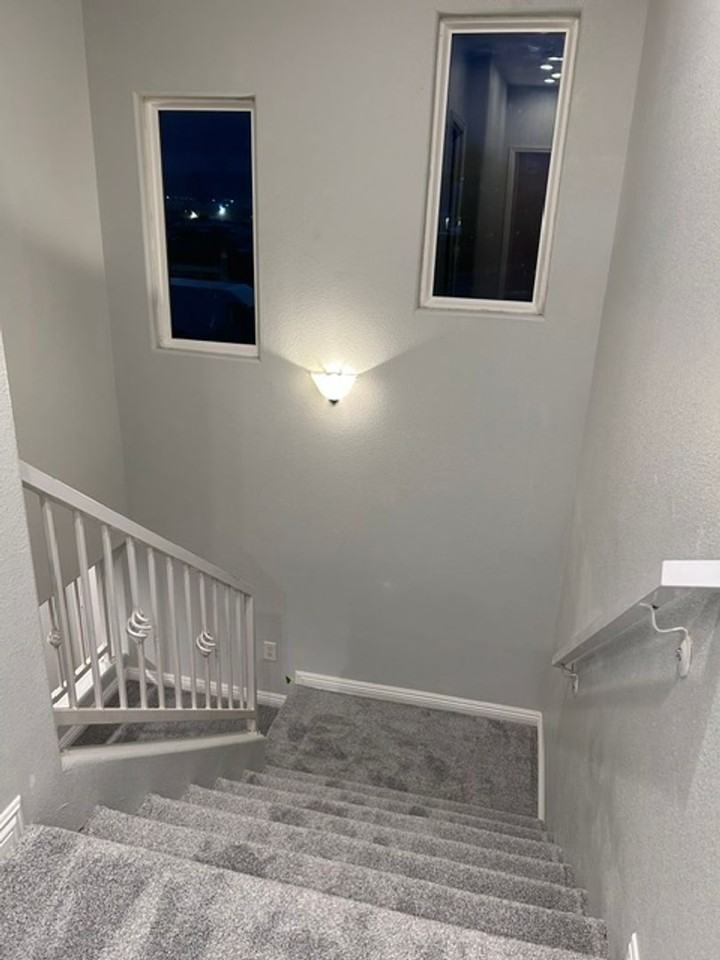 452 E Sunset Rd - Photo 3 of 41