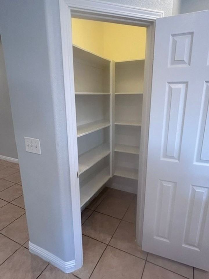 452 E Sunset Rd - Photo 6 of 41