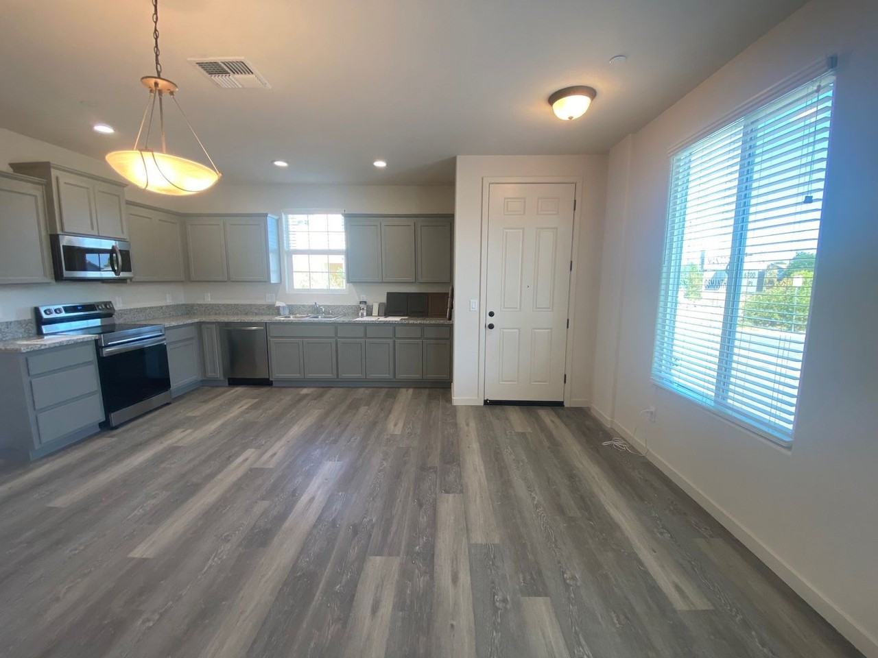 6824 Mangosteen Ln - Photo 3 of 21