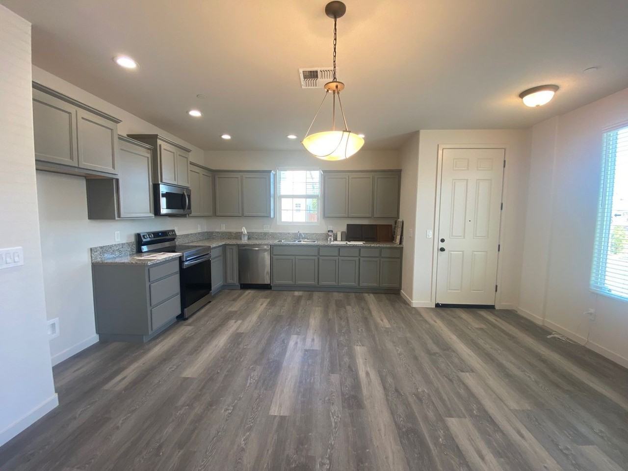 6824 Mangosteen Ln - Photo 4 of 21