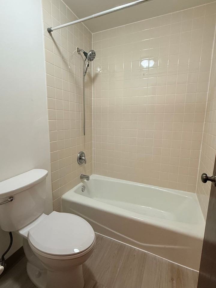 726 Mansfield Ct - Photo 5 of 9