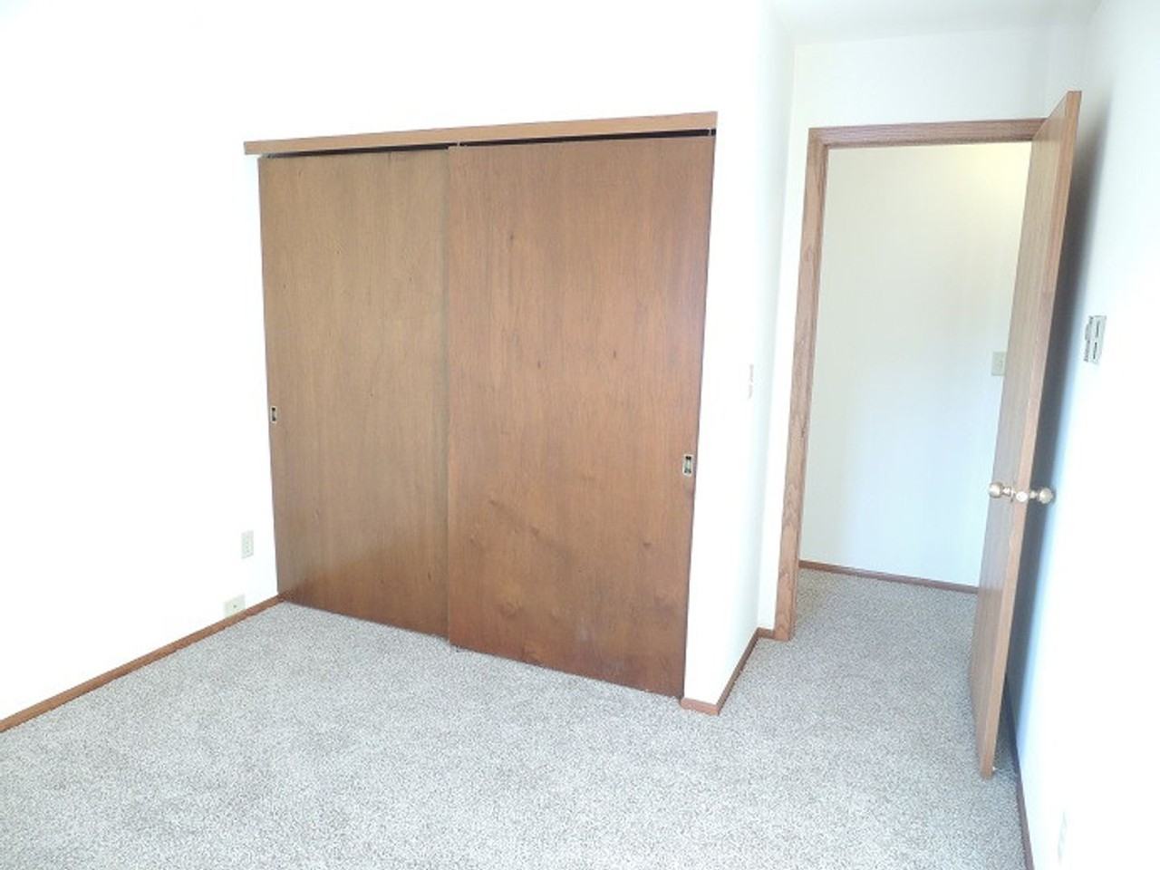726 Mansfield Ct - Photo 7 of 9