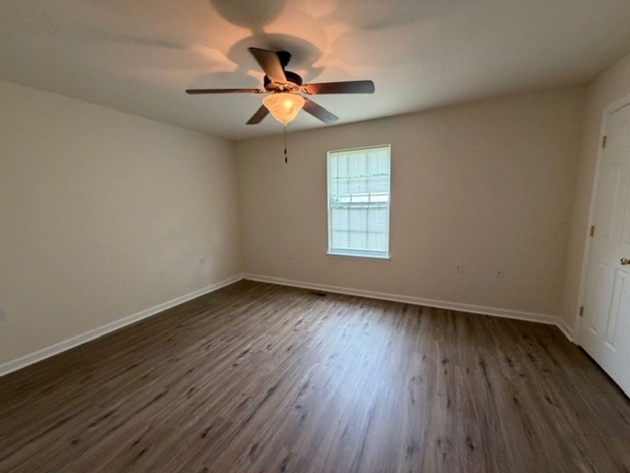 1293 Pond St Se - Photo 7 of 11