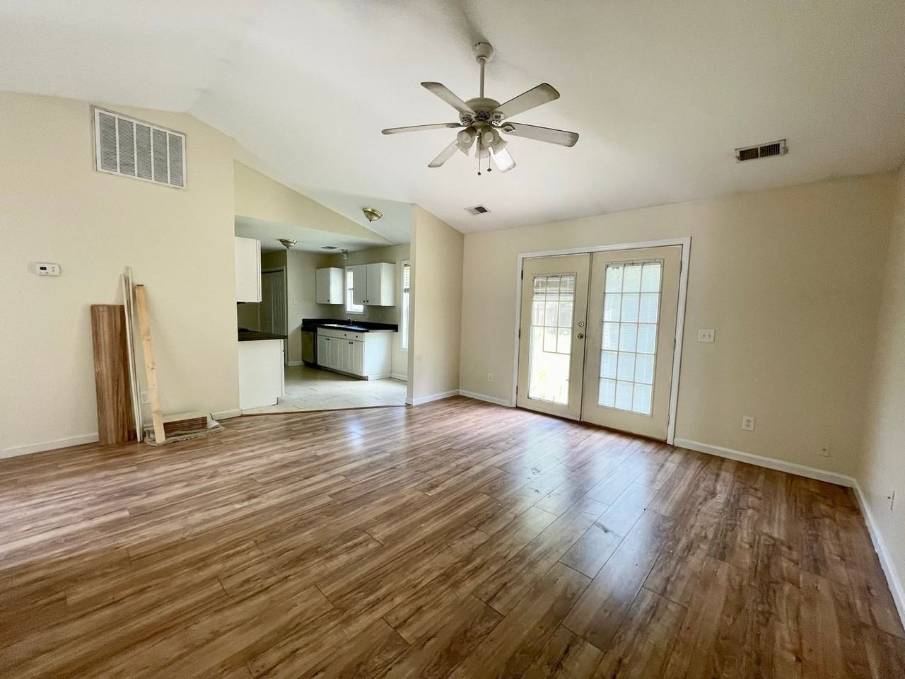 514 Heron Dr - Photo 2 of 15