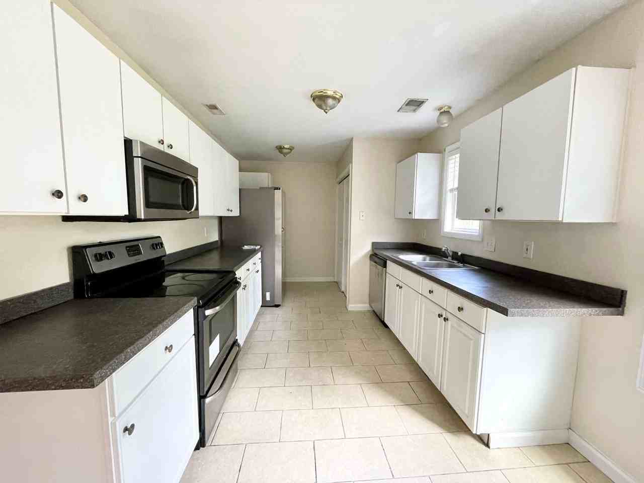 514 Heron Dr - Photo 5 of 15