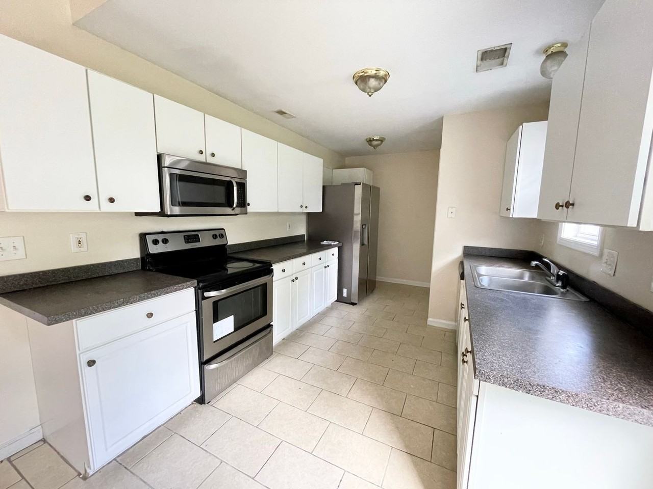 514 Heron Dr - Photo 6 of 15
