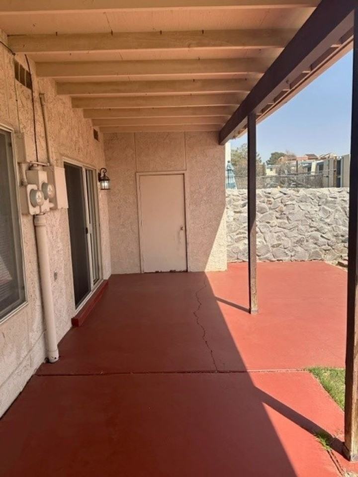 2900 Majestic Rdg #A - Photo 4 of 17