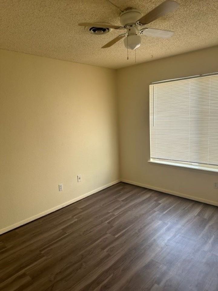 2900 Majestic Rdg #A - Photo 7 of 17