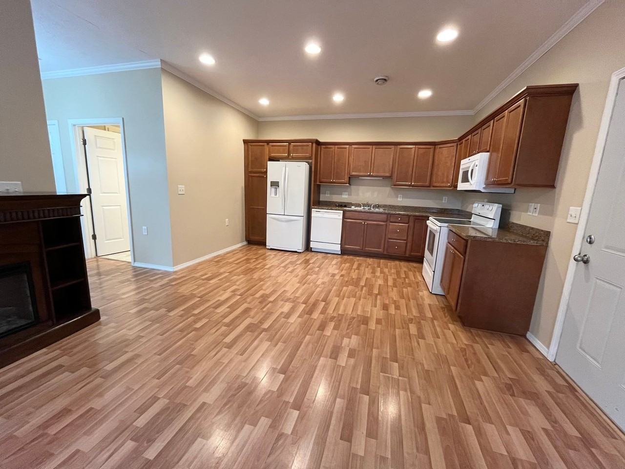 205 N Cherry St - Photo 5 of 18