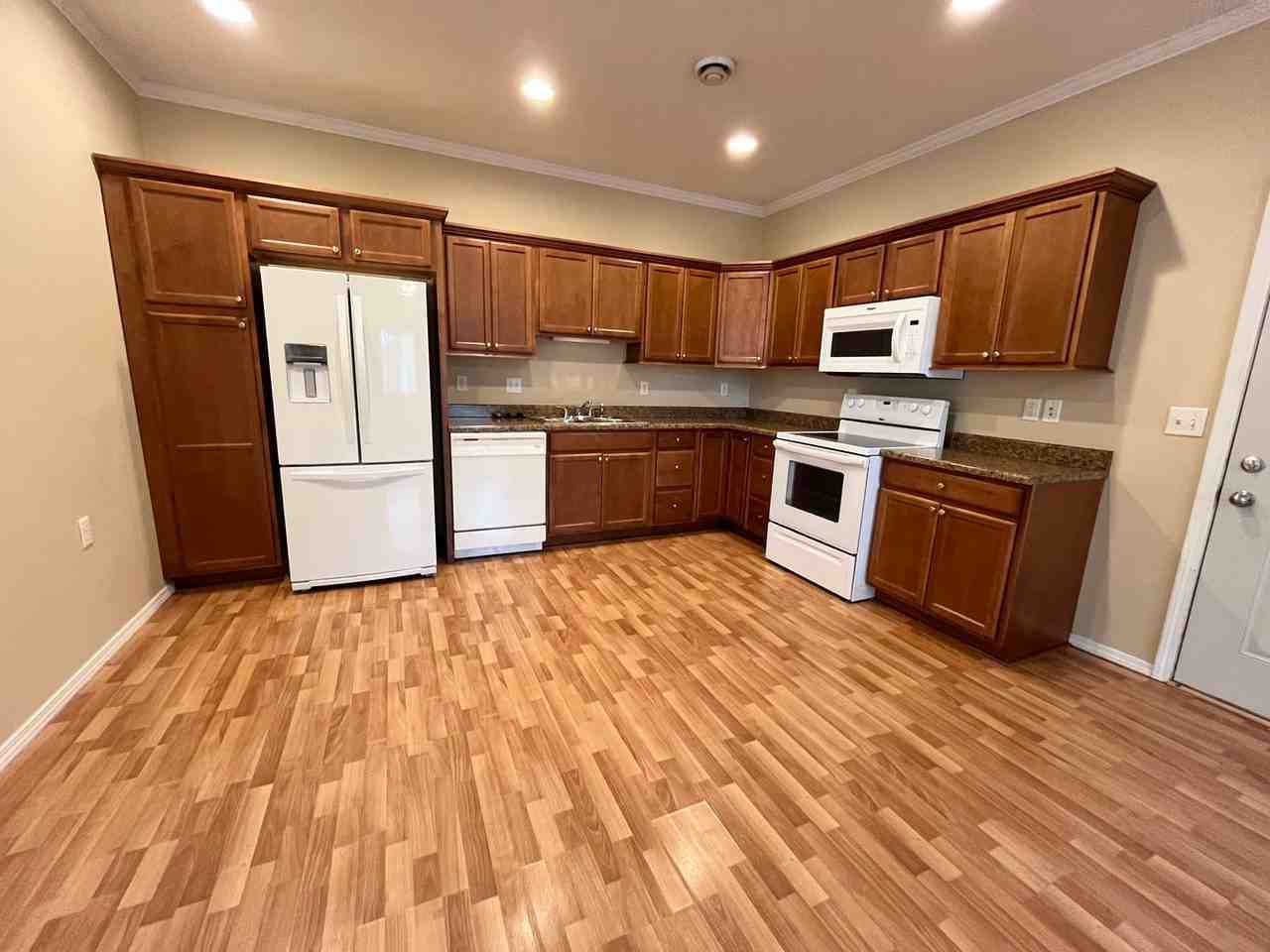 205 N Cherry St - Photo 6 of 18